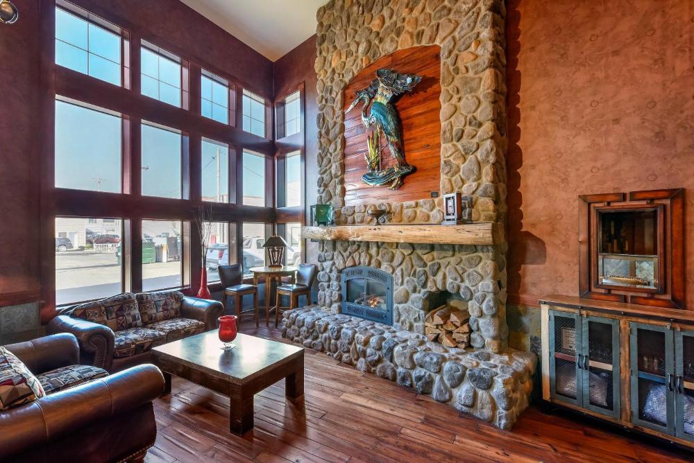 Standard King Room with Balcony interior